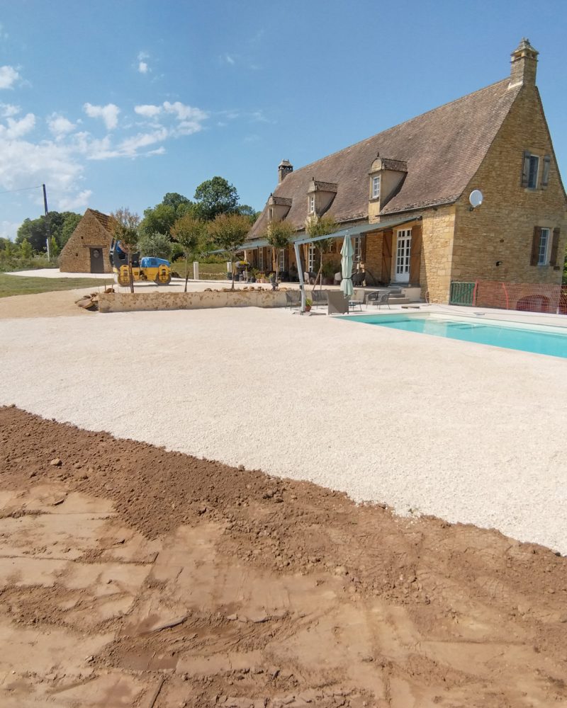 amenagement-exterieur-abords-piscine-cour-dordogne-2024-06-psg