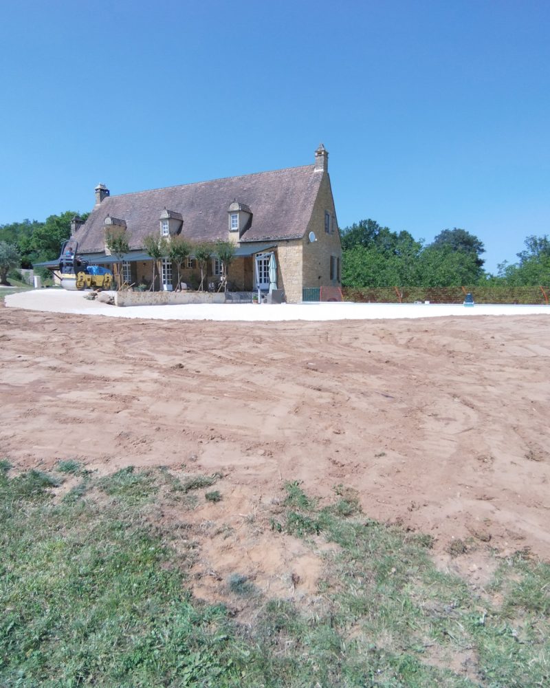 amenagement-exterieur-abords-piscine-cour-dordogne-2024-07-psg