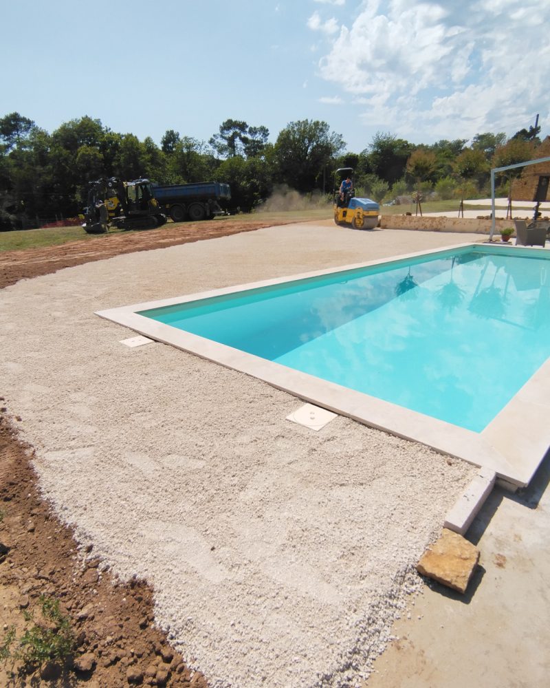 amenagement-exterieur-abords-piscine-cour-dordogne-2024-08-psg