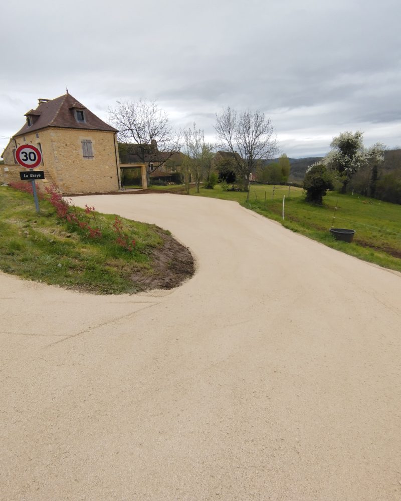 amenagement-exterieur-cour-plateforme-empierree-dordogne-2024-01-psg