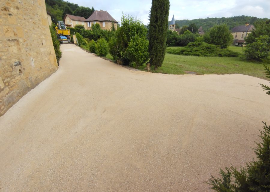 amenagement-exterieur-creation-parking-chemin-dordogne-2023-04-psg