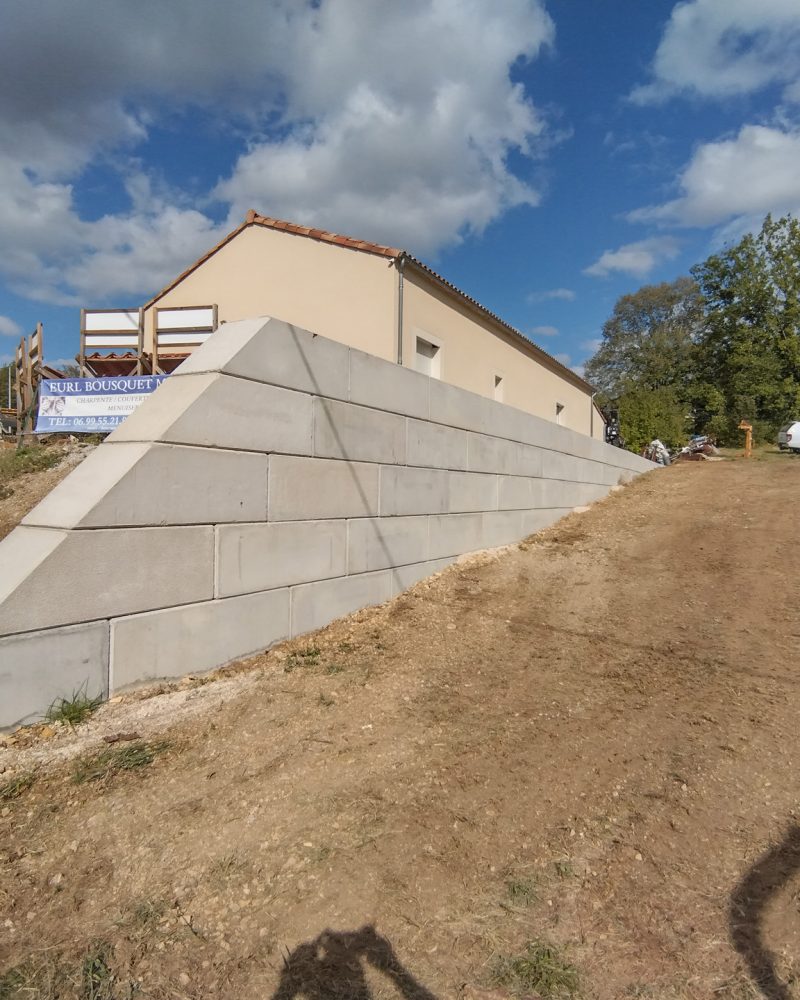 amenagement-exterieur-mur-bloc-beton-lego-dordogne-2023-03-psg