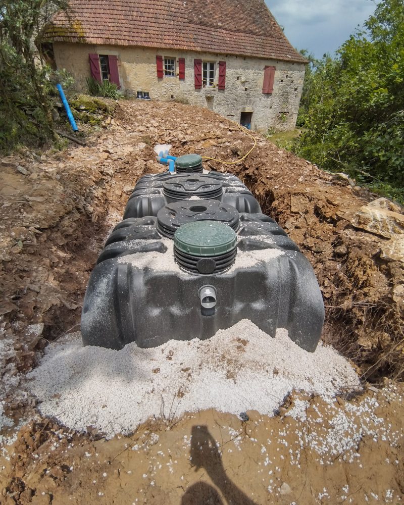 assainissement-fosse-6000l-massif-drainant-dordogne-2024-01