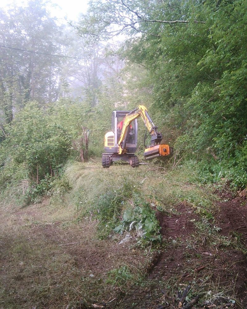 services-broyage-accotements-piste-forestiere-dordogne-01-psg